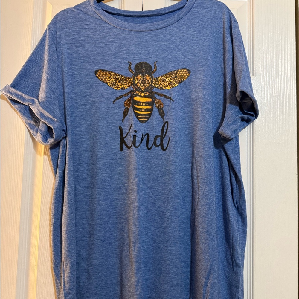 Blue Bee Graphic T-Shirt